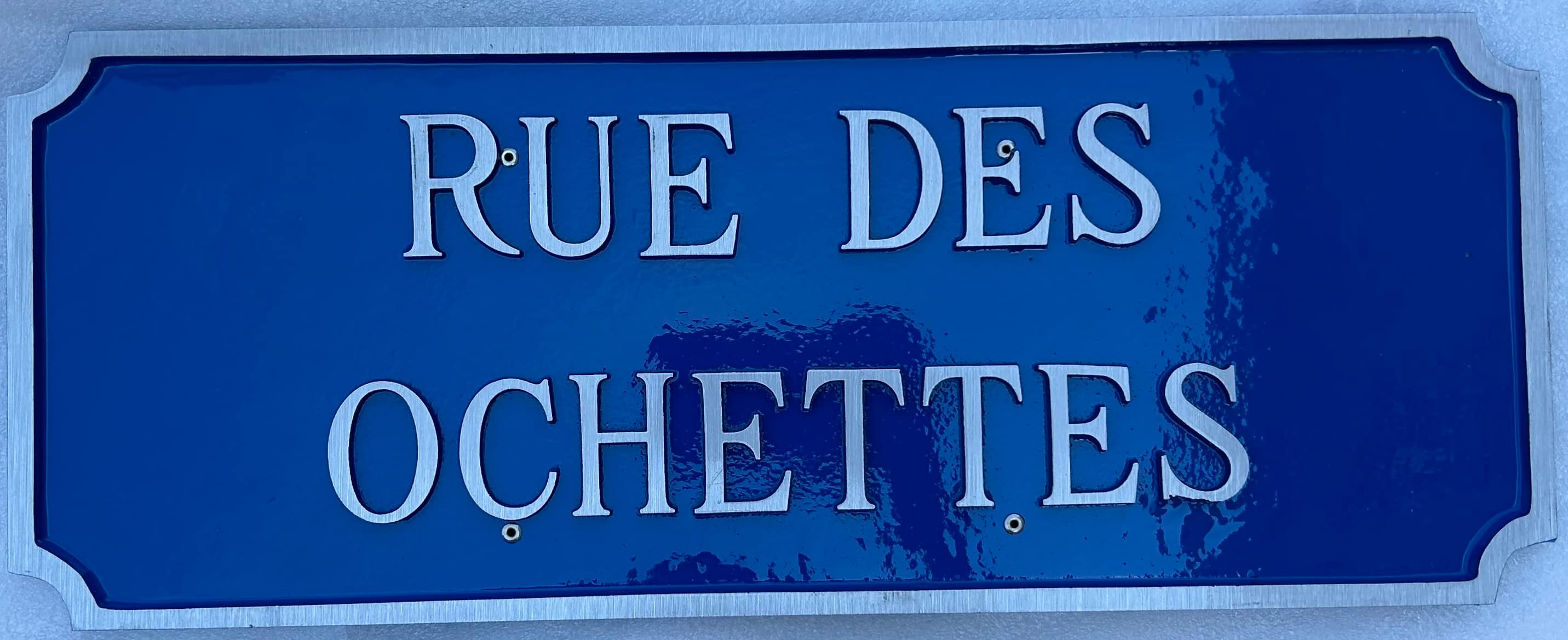 Plaques de rue en fonte d'aluminium - Robalex Signalisation Lausanne